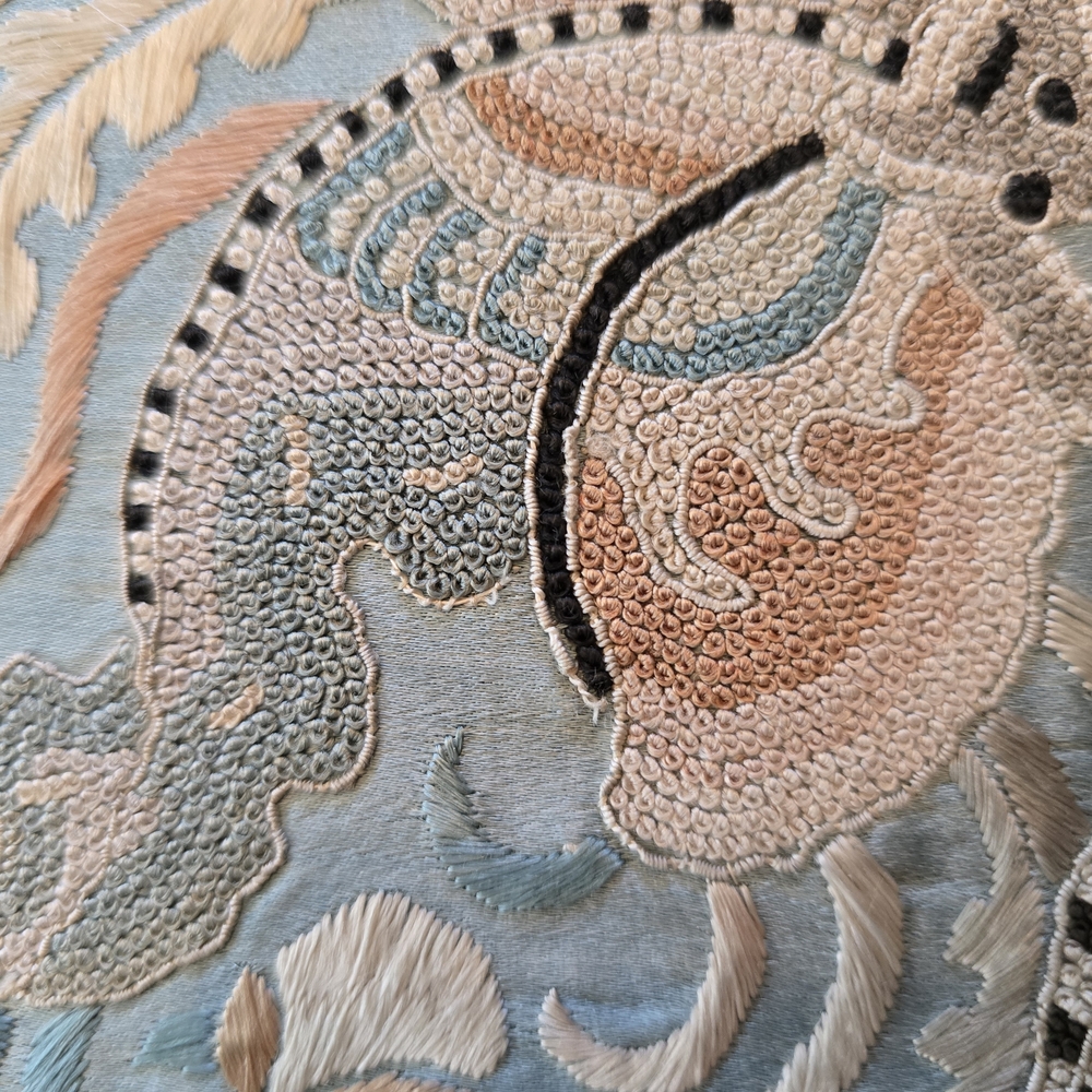Early 20th Century Embroidery Silk Panel With Forbidden Stitch - Picture 5 of 15